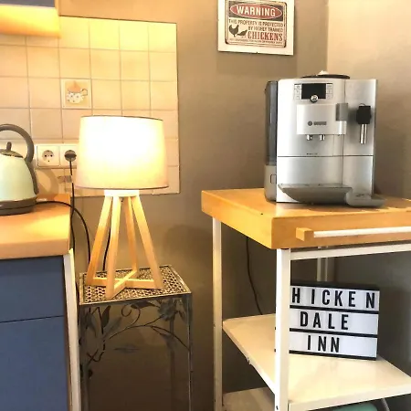 Hen Coop In Complete House Mit Optionaler Sauna Διαμέρισμα